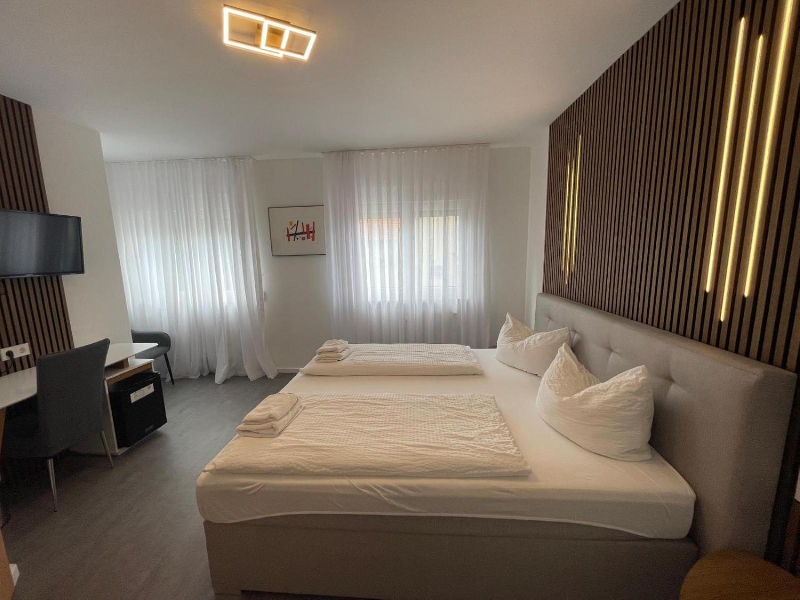 Hotel Loewen Kusterdingen Екстериор снимка
